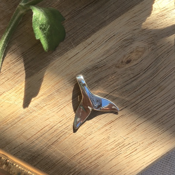 Whale Tail Pendant - 925 Sterling Silver - Picture 1 of 4
